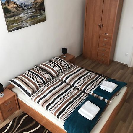 Апартаменти Eva Apartman Мішкольц Екстер'єр фото